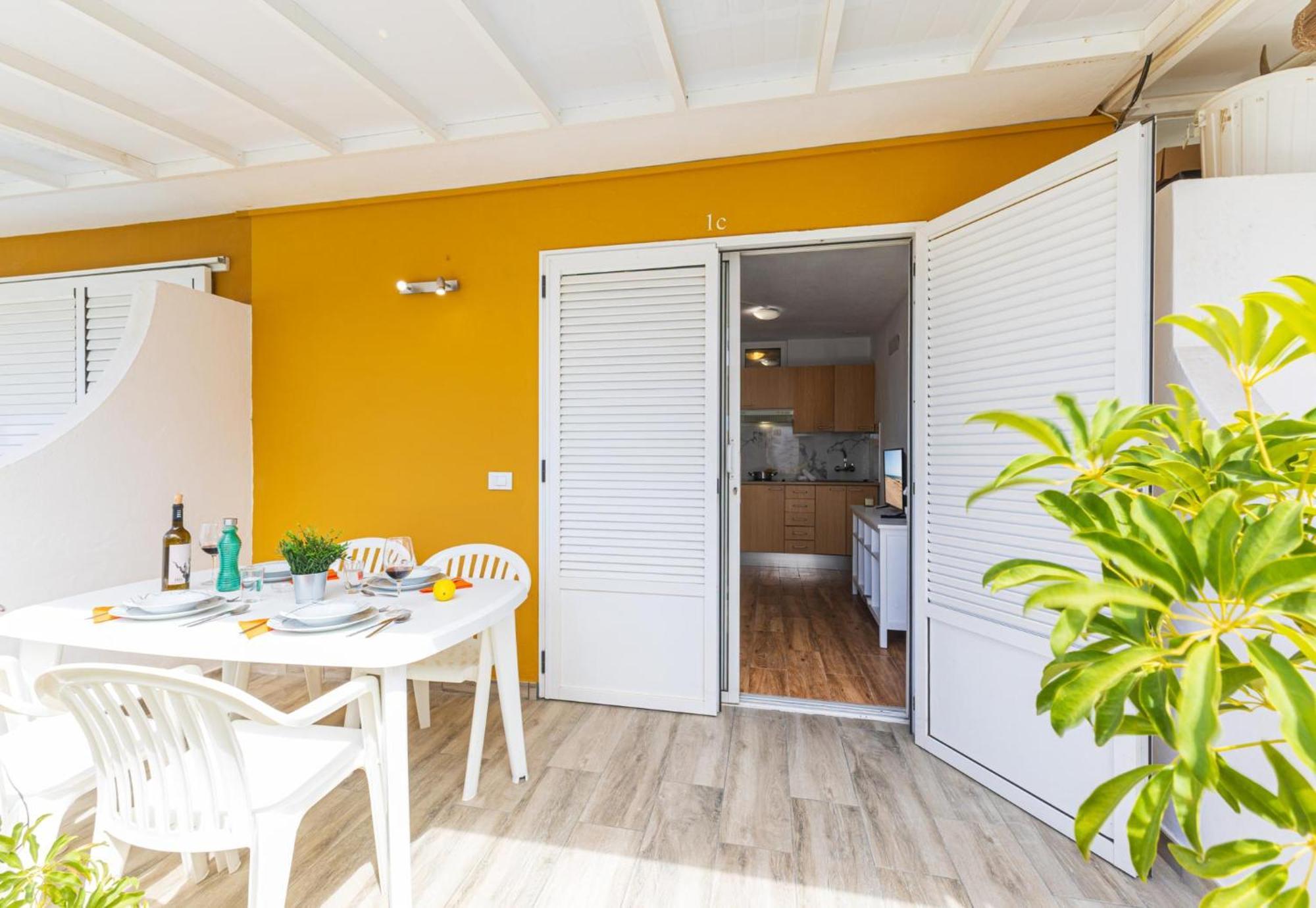 Nectarinas By Villagrancanaria *