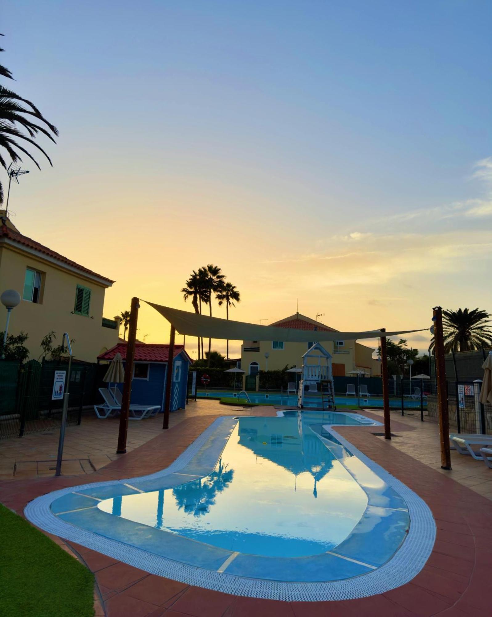 Duplex Sonemar Pool