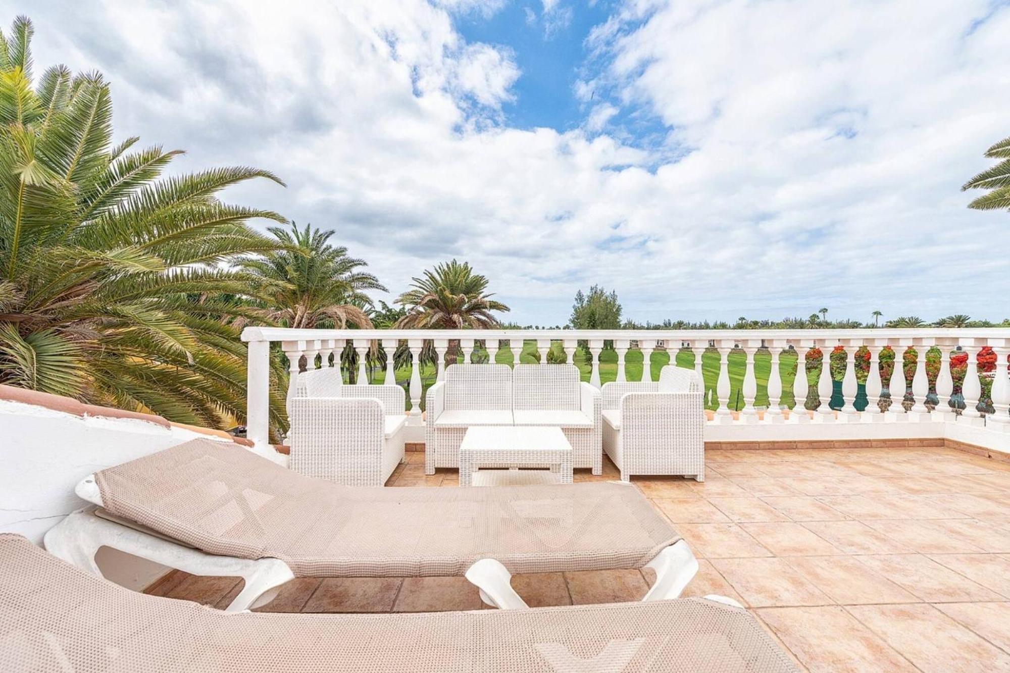 Hotel Elegant Bungalow,views,swimming Pool,golf Camp