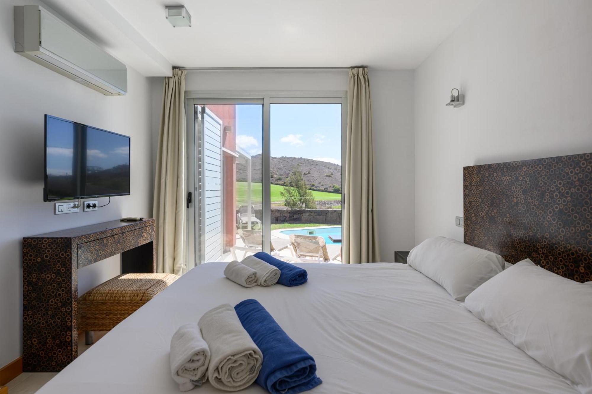 In Salobre With Private Pool & Stunning View * Maspalomas (Gran Canaria)
