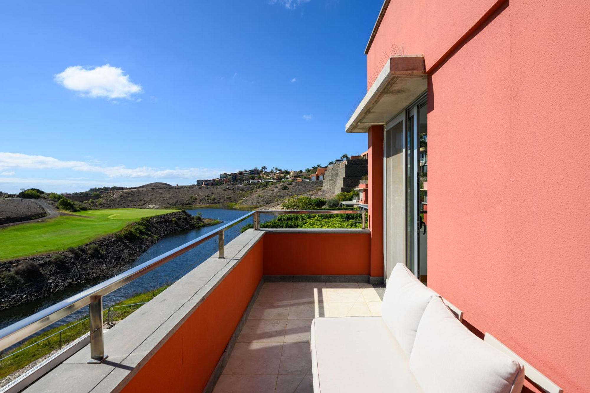 Villa In Salobre With Private Pool & Stunning View