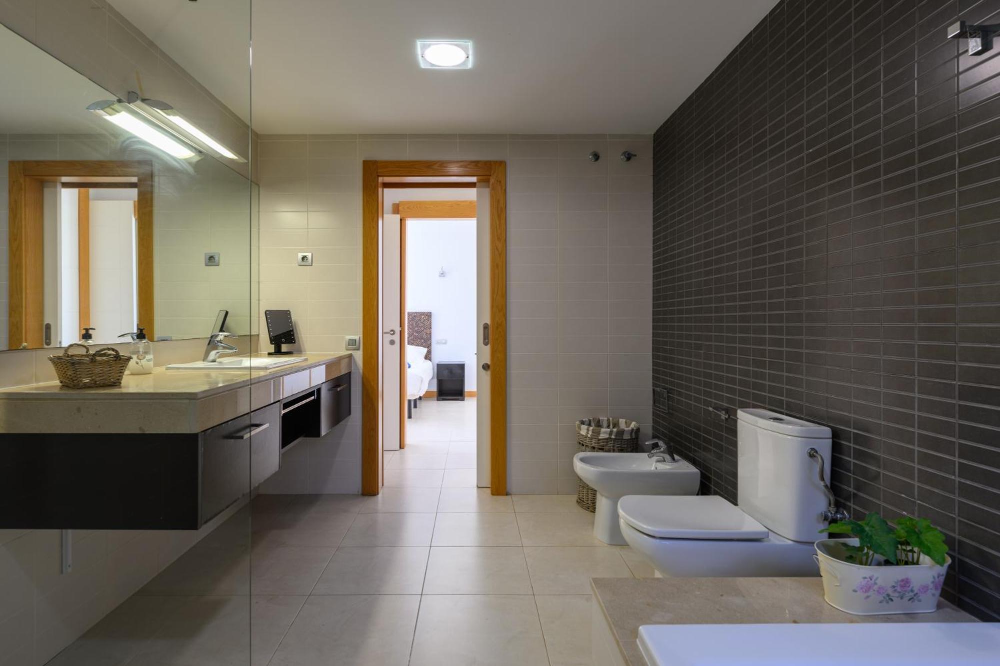 Villa In Salobre With Private Pool & Stunning View