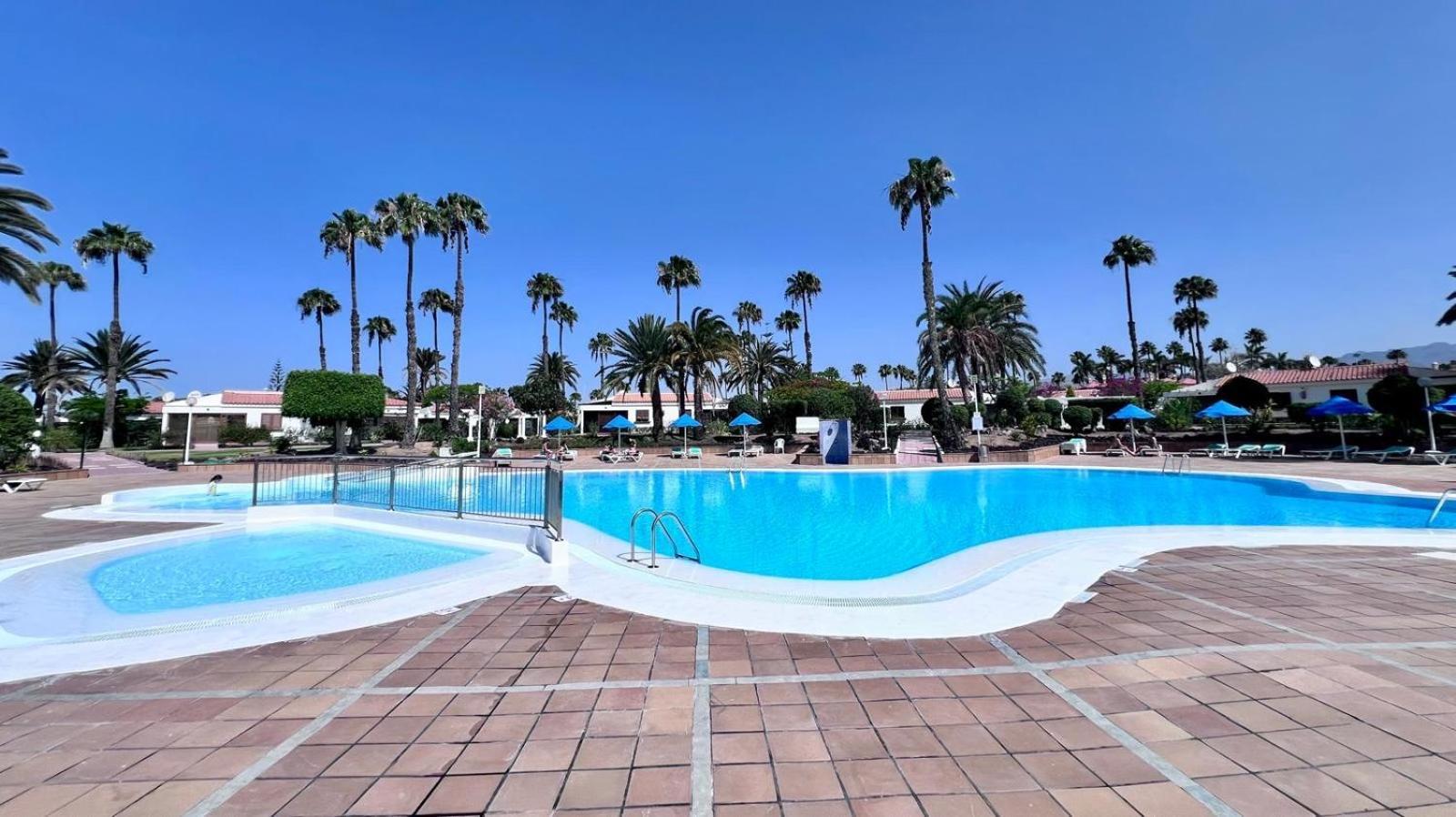 Apartment Con Piscina