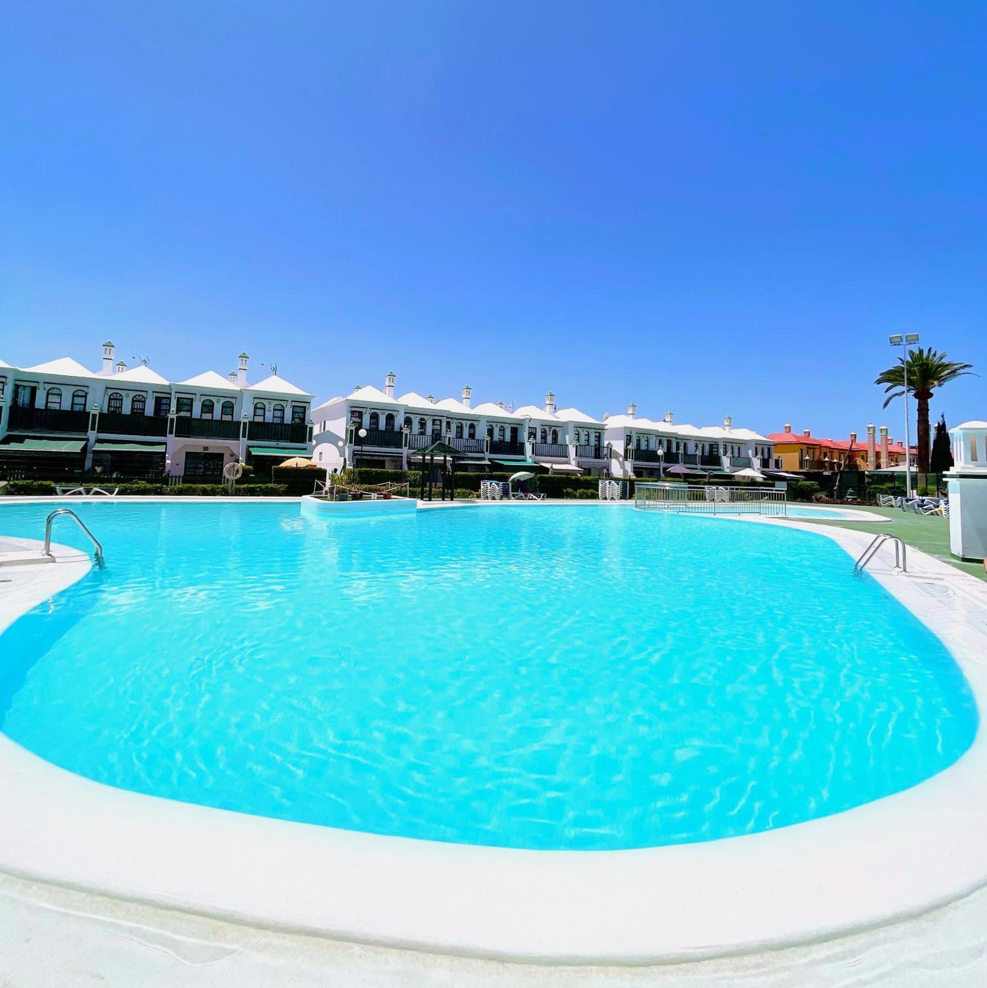 Paradise Sun & Pool Apartment *