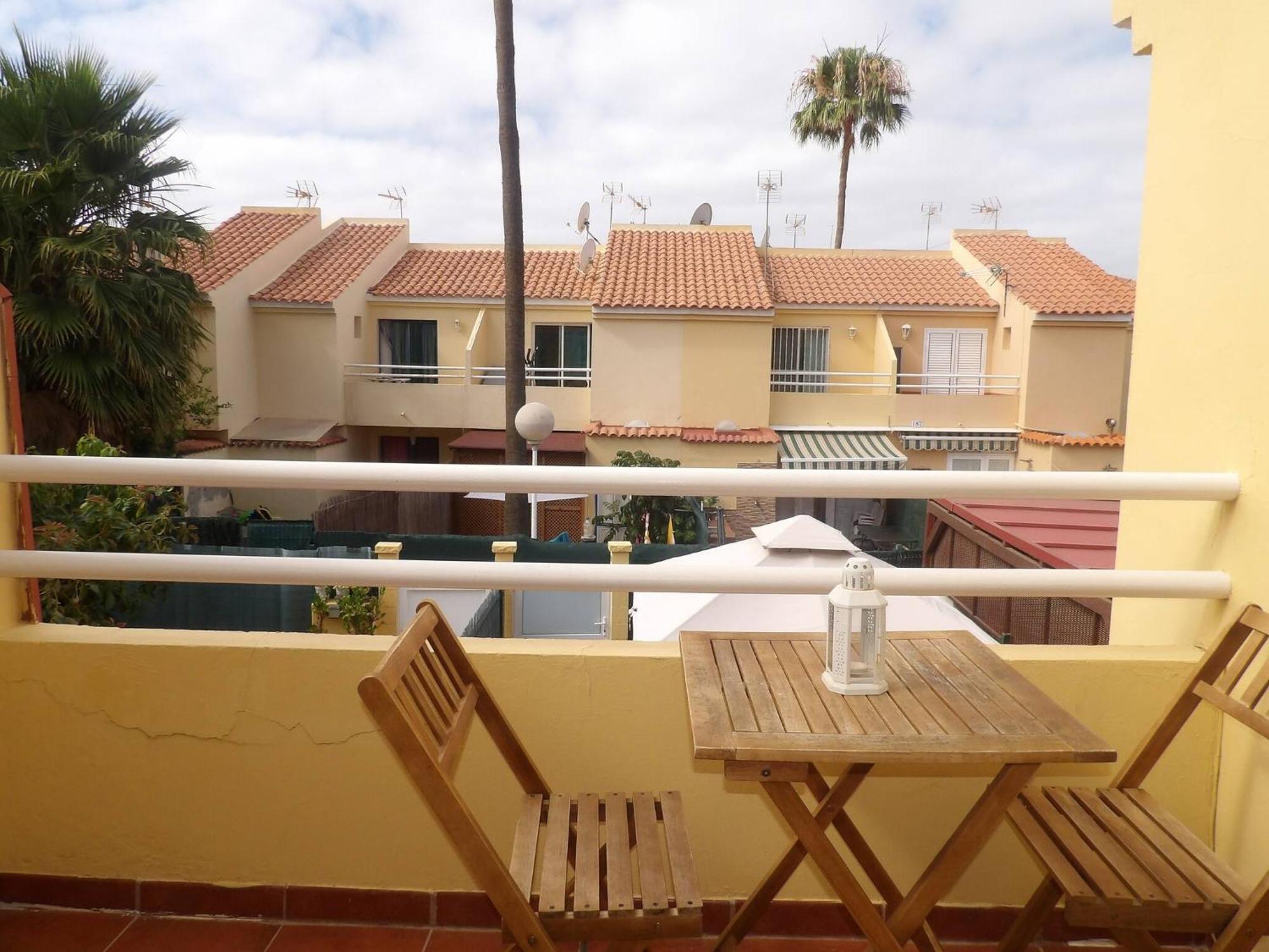With Terrace Bbq Pool In *