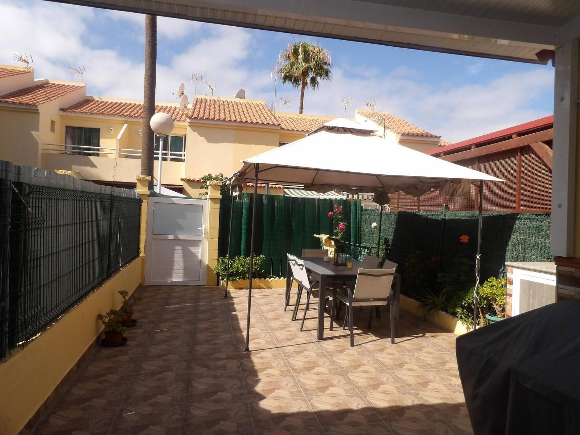 With Terrace Bbq Pool In *