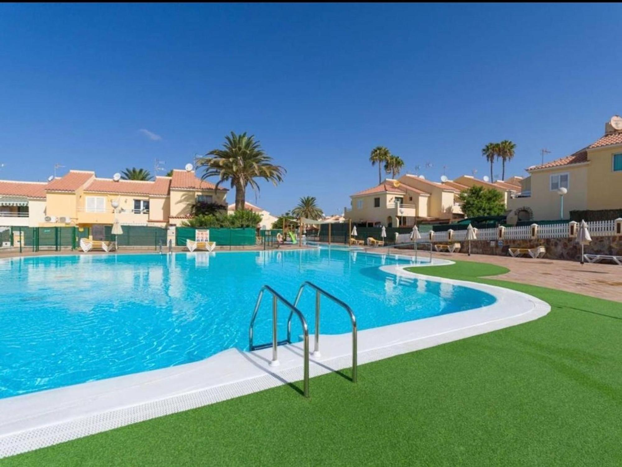 Hotel With Terrace Bbq Pool In Maspalomas (Gran Canaria)