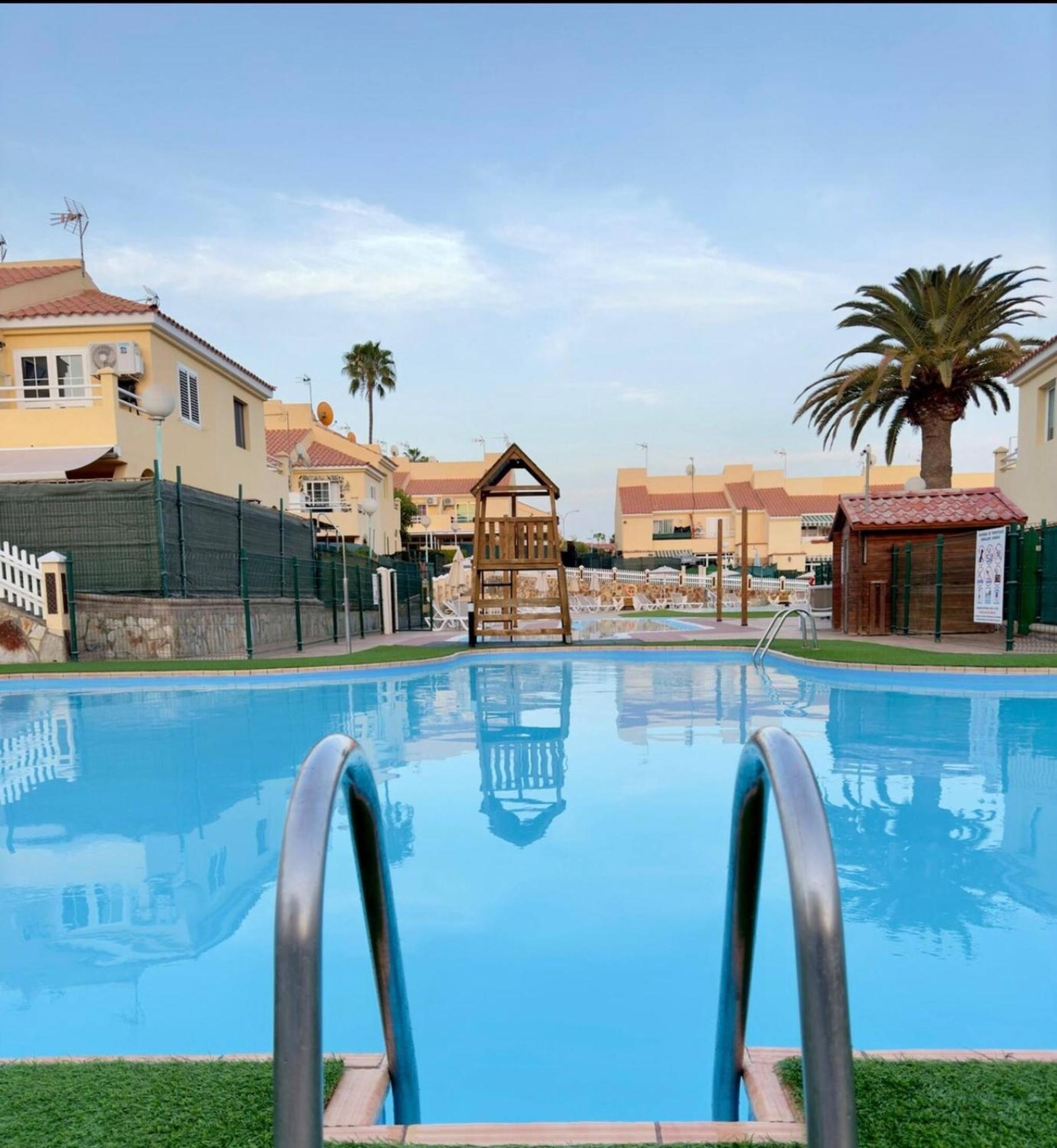 With Terrace Bbq Pool In *