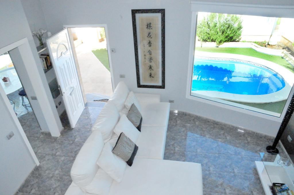 Villa World *