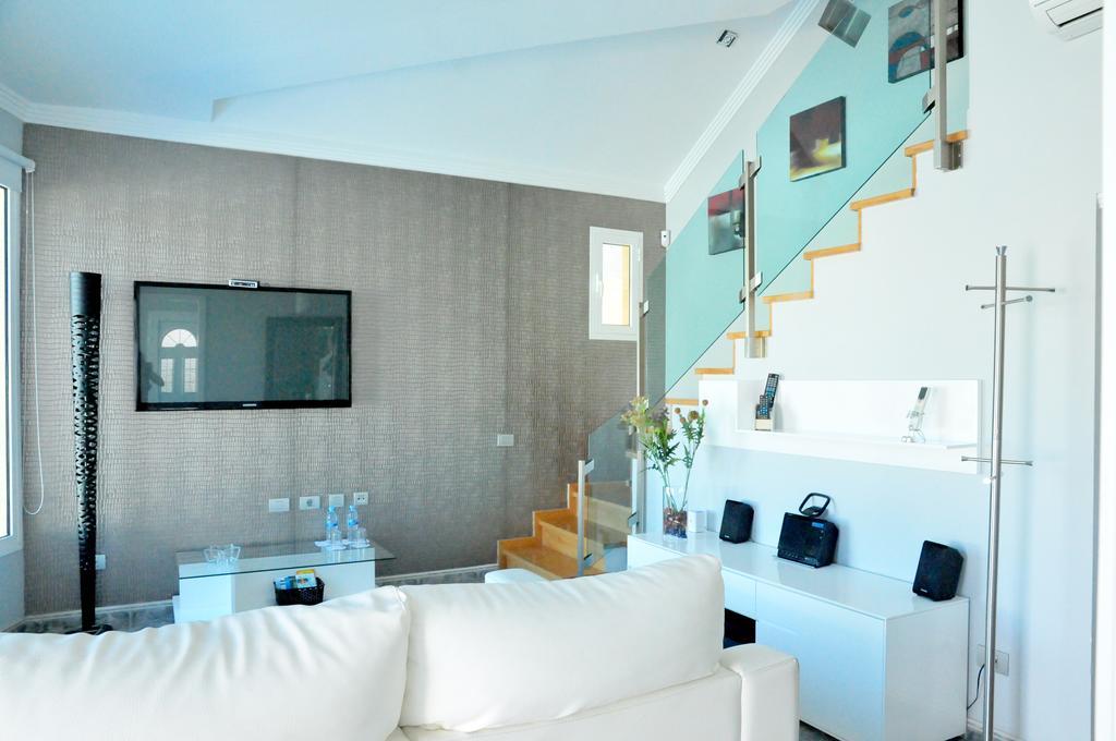 Villa World *