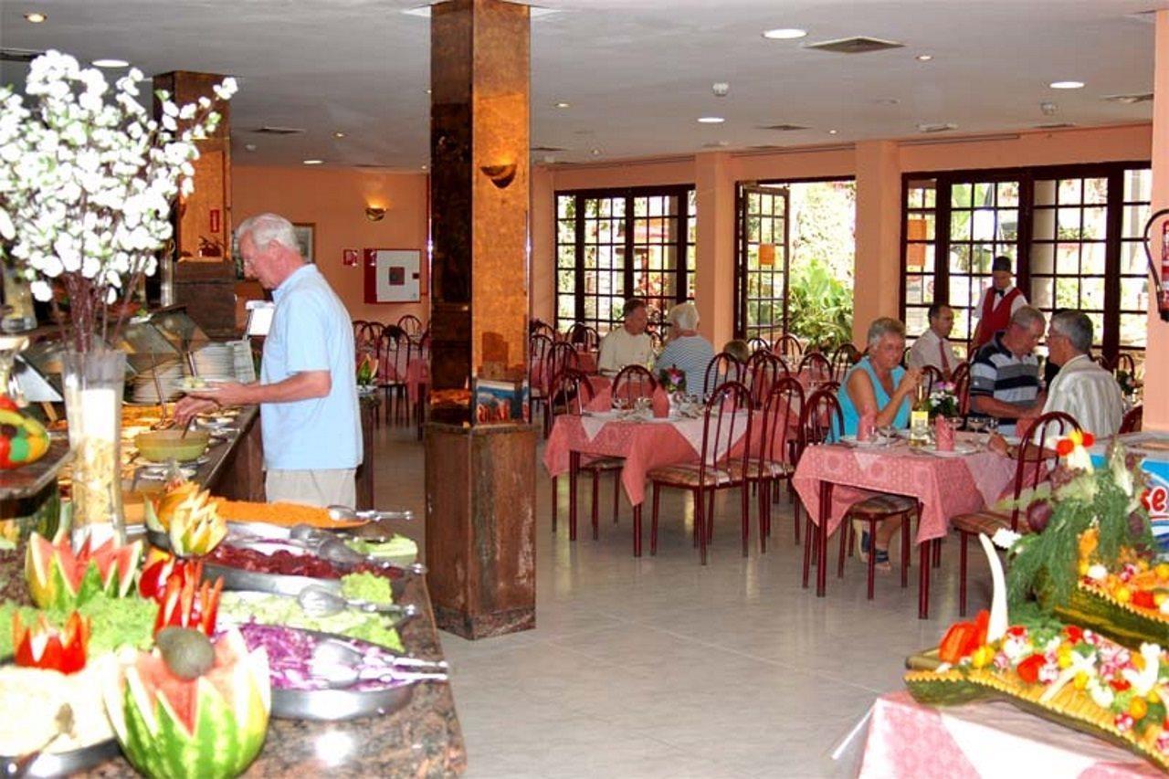 Oasis Club (adults Only) *