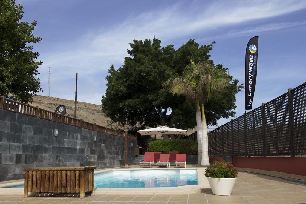 Villa Canary Wave
