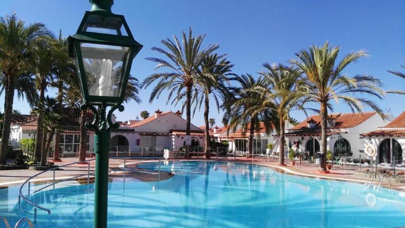 El Palmeral Apartment *