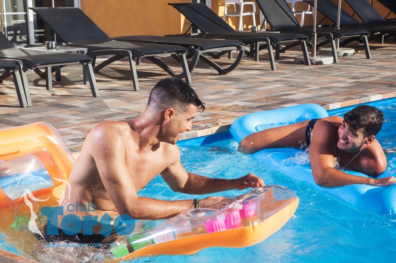 Complex Club Torso Gay Men Only 4*