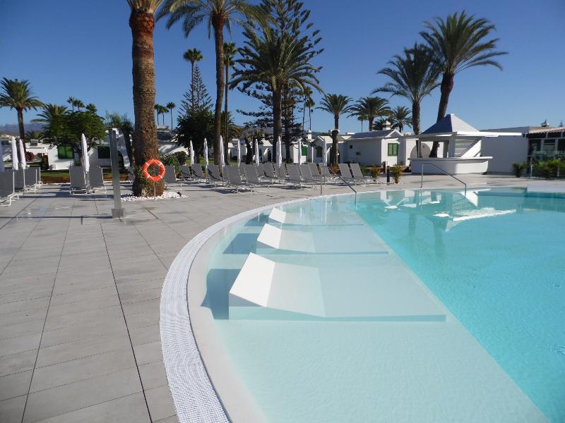 Resort Canary Garden Club