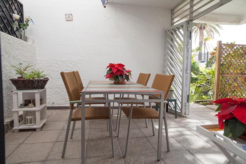 Apartamento La Alhambra Iii San Agustin Apartment
