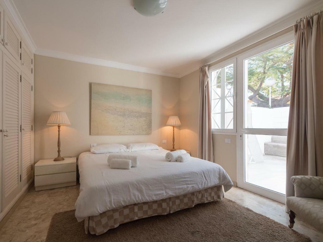 Villa Blanca Villa *