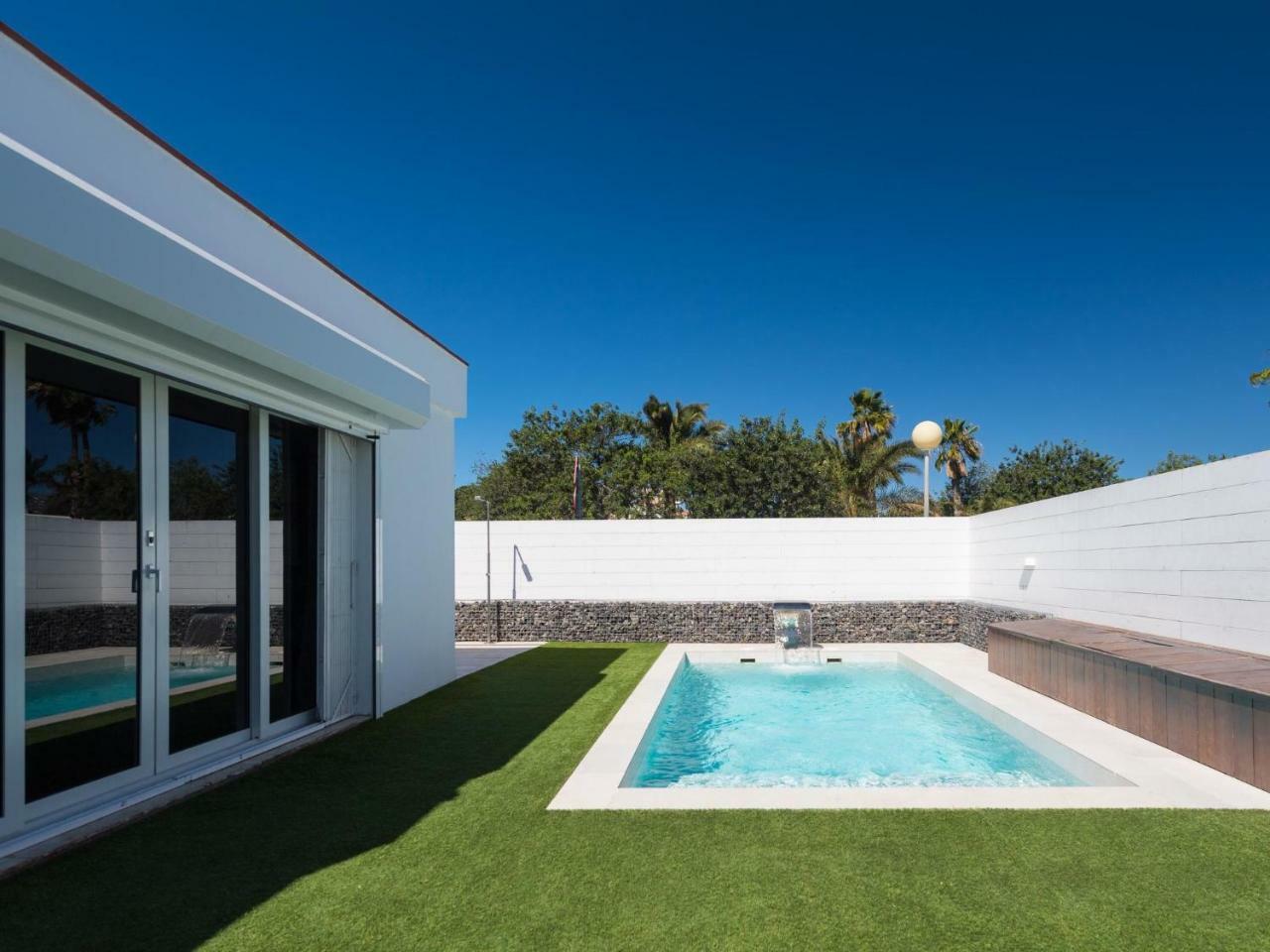 Villa Blanca Villa *