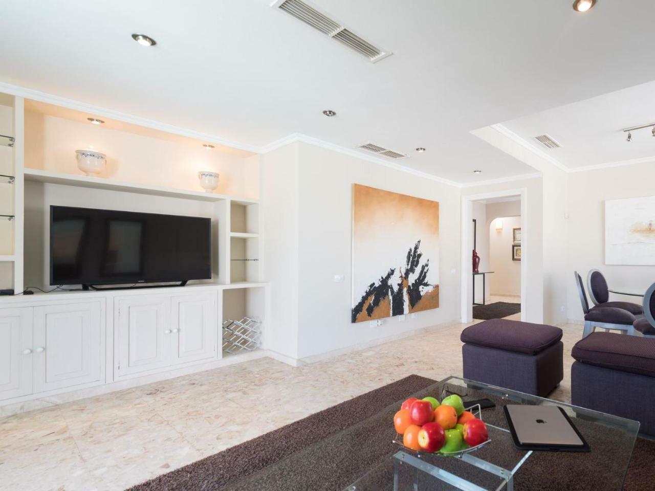 Villa Blanca Villa *