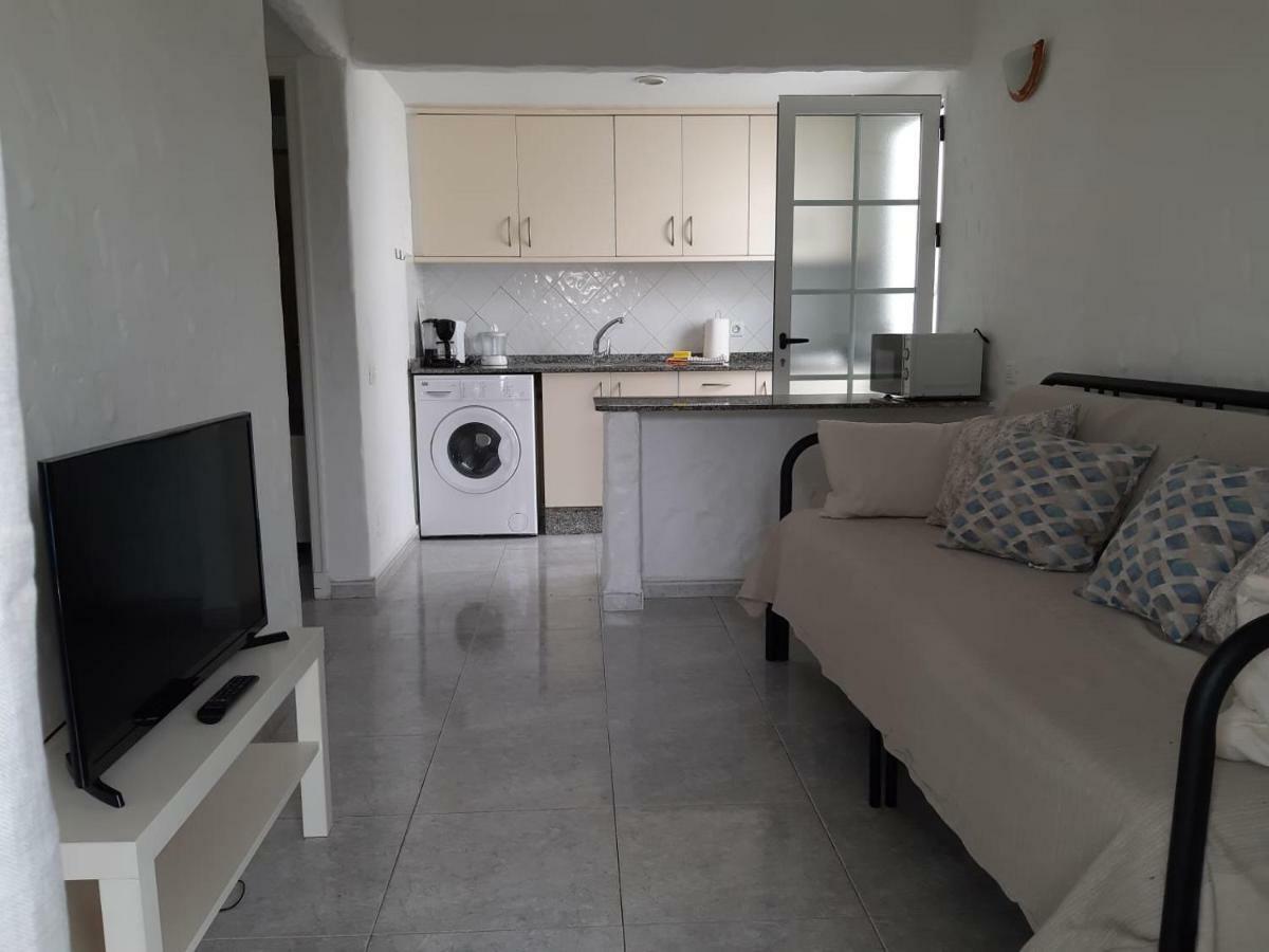 Bungalow With Private Garden Nex To Yumbo Center