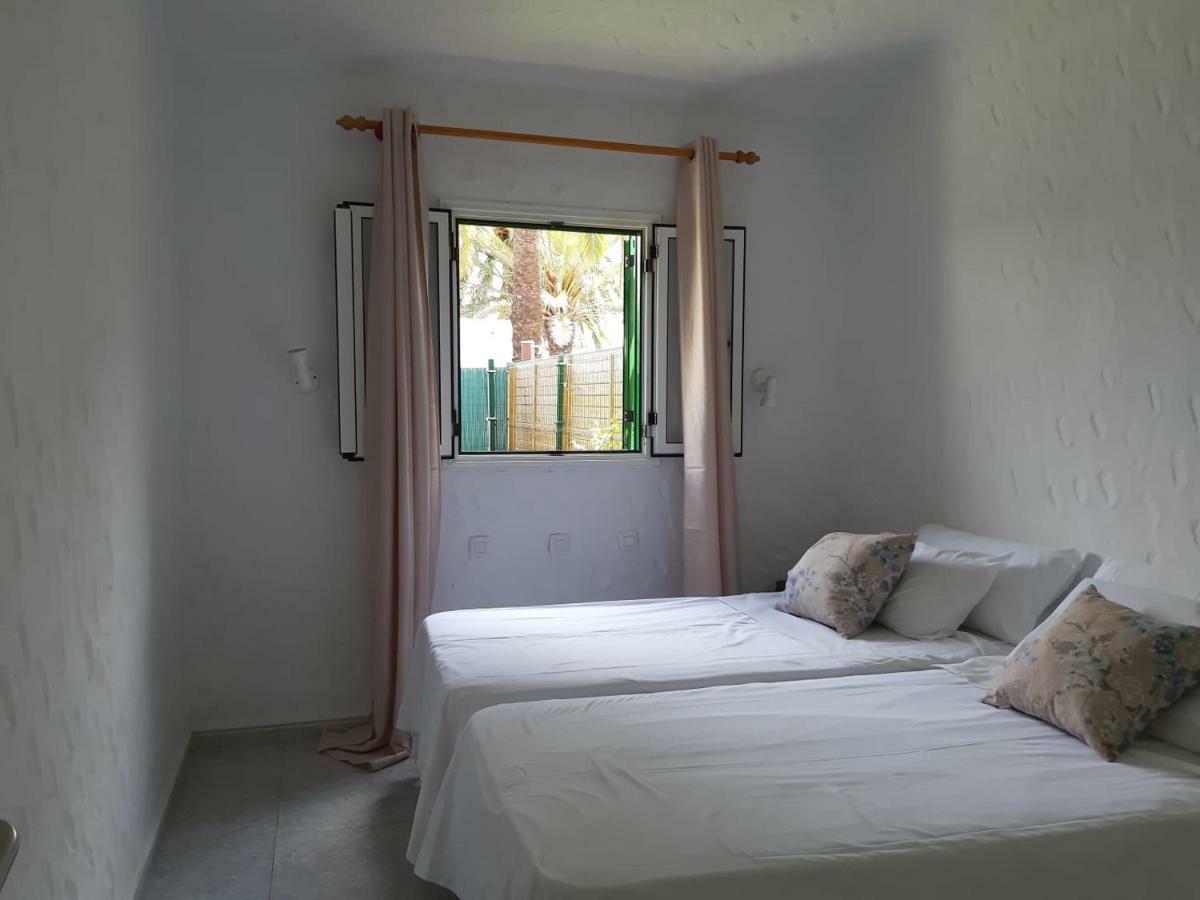Bungalow With Private Garden Nex To Yumbo Center Holiday home *