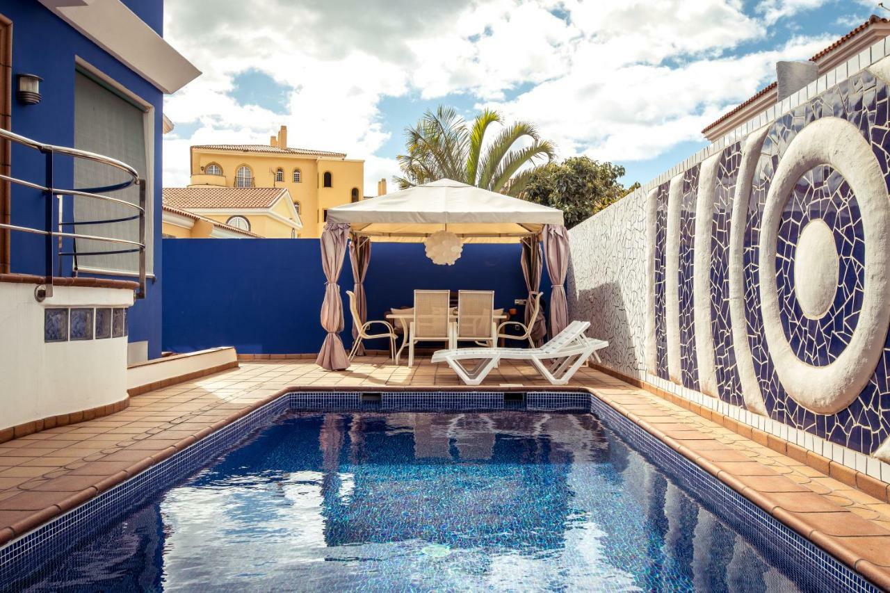 The Blue House In Maspalomas *