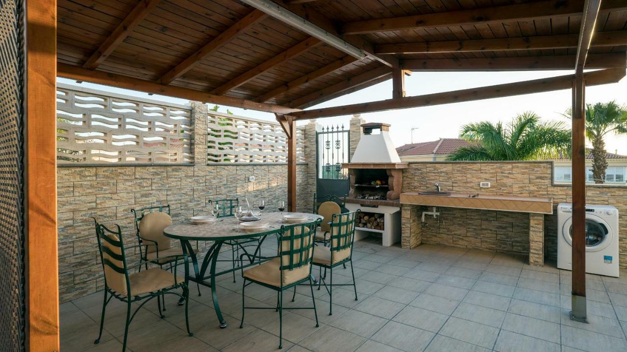 Villa, Private Heated Pool And Jacuzzi . *