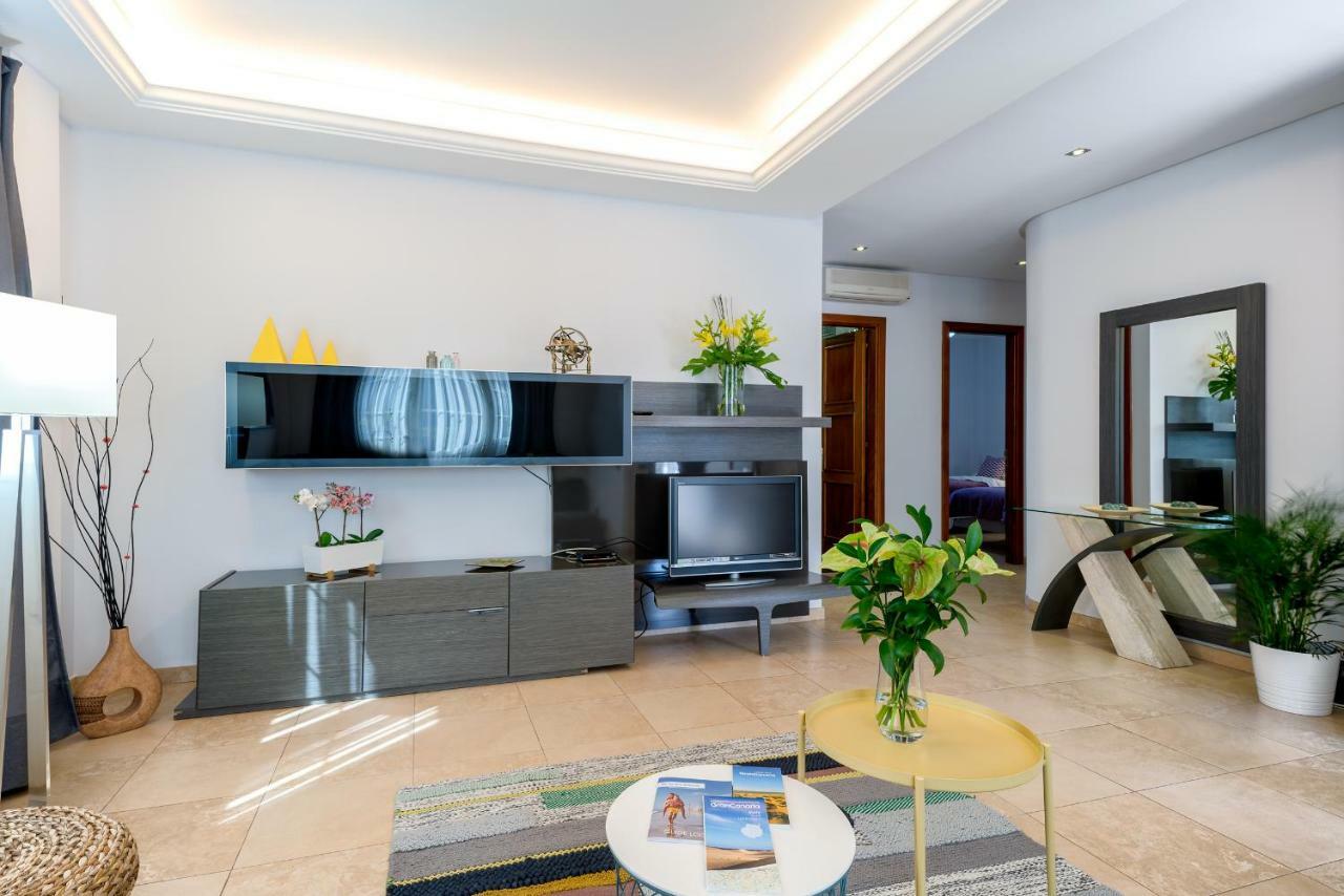 Villa, Private Heated Pool And Jacuzzi . Villa *
