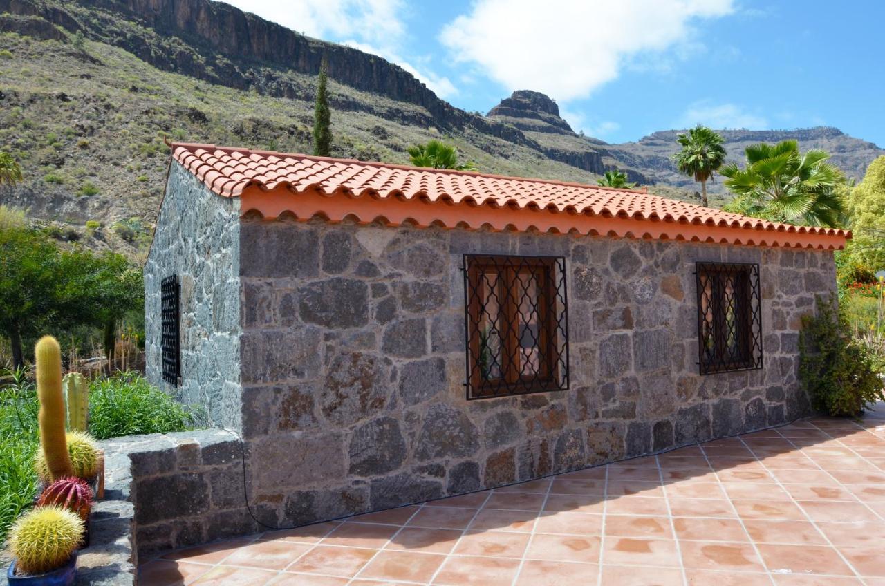 Olivas - Unique With Heated Pool Holiday home *