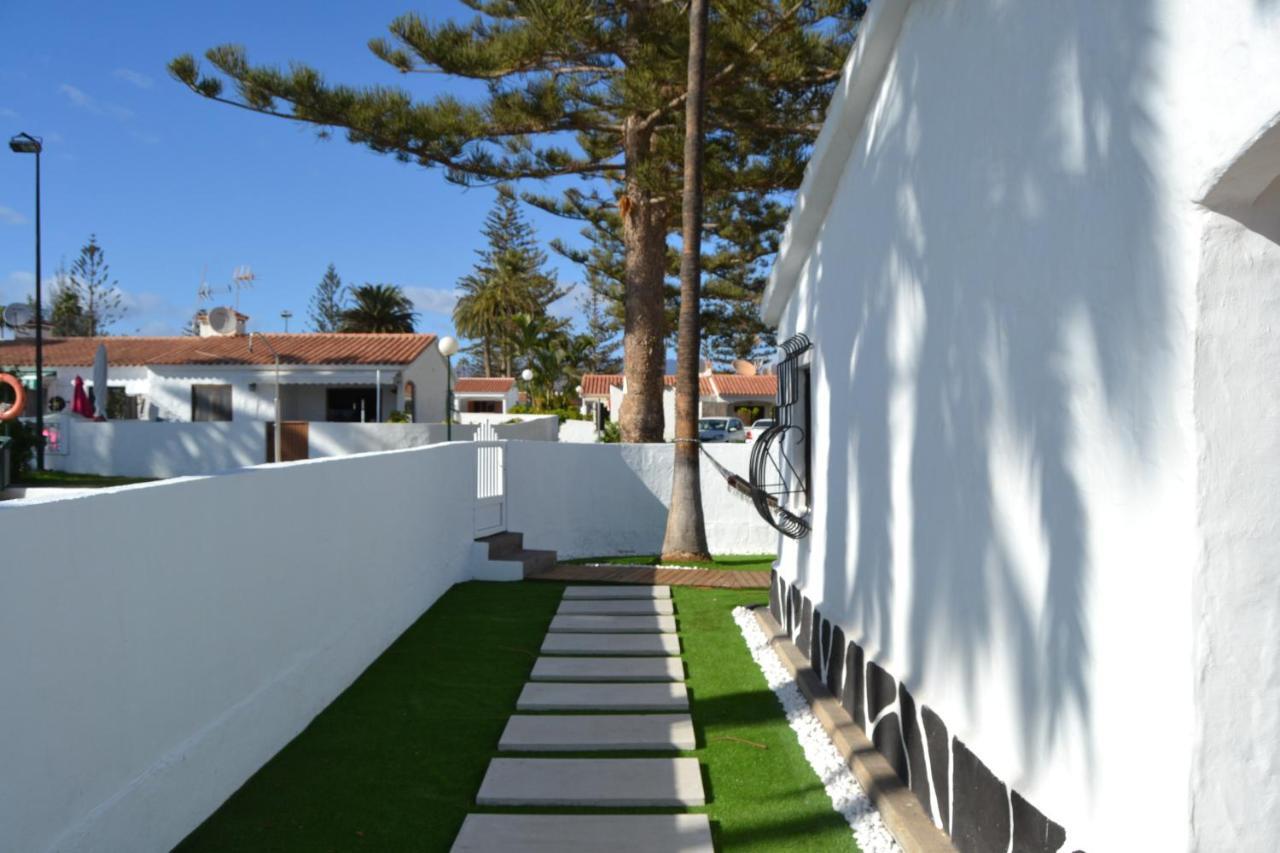 White Exclusive Bungalow. 2 Rooms, Garden & Pool. Holiday home Maspalomas (Gran Canaria)