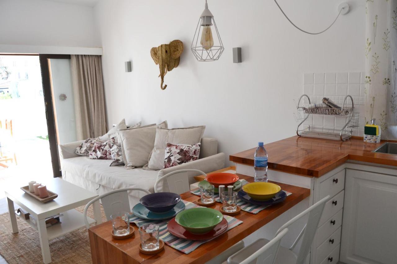 Holiday home White Exclusive Bungalow. 2 Rooms, Garden & Pool. *