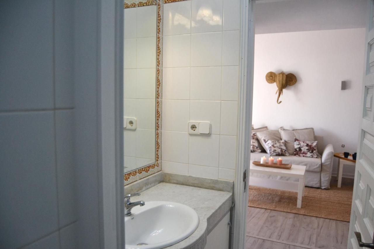 White Exclusive Bungalow. 2 Rooms, Garden & Pool. Holiday home *