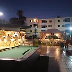 Las Olas Tropical