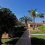 Apartamentos Claveles Park