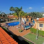 Apartamentos Claveles Park