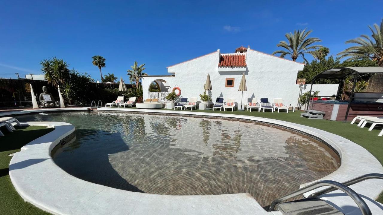 Rainbow Golf Bungalows, Gay Men-only Holiday park