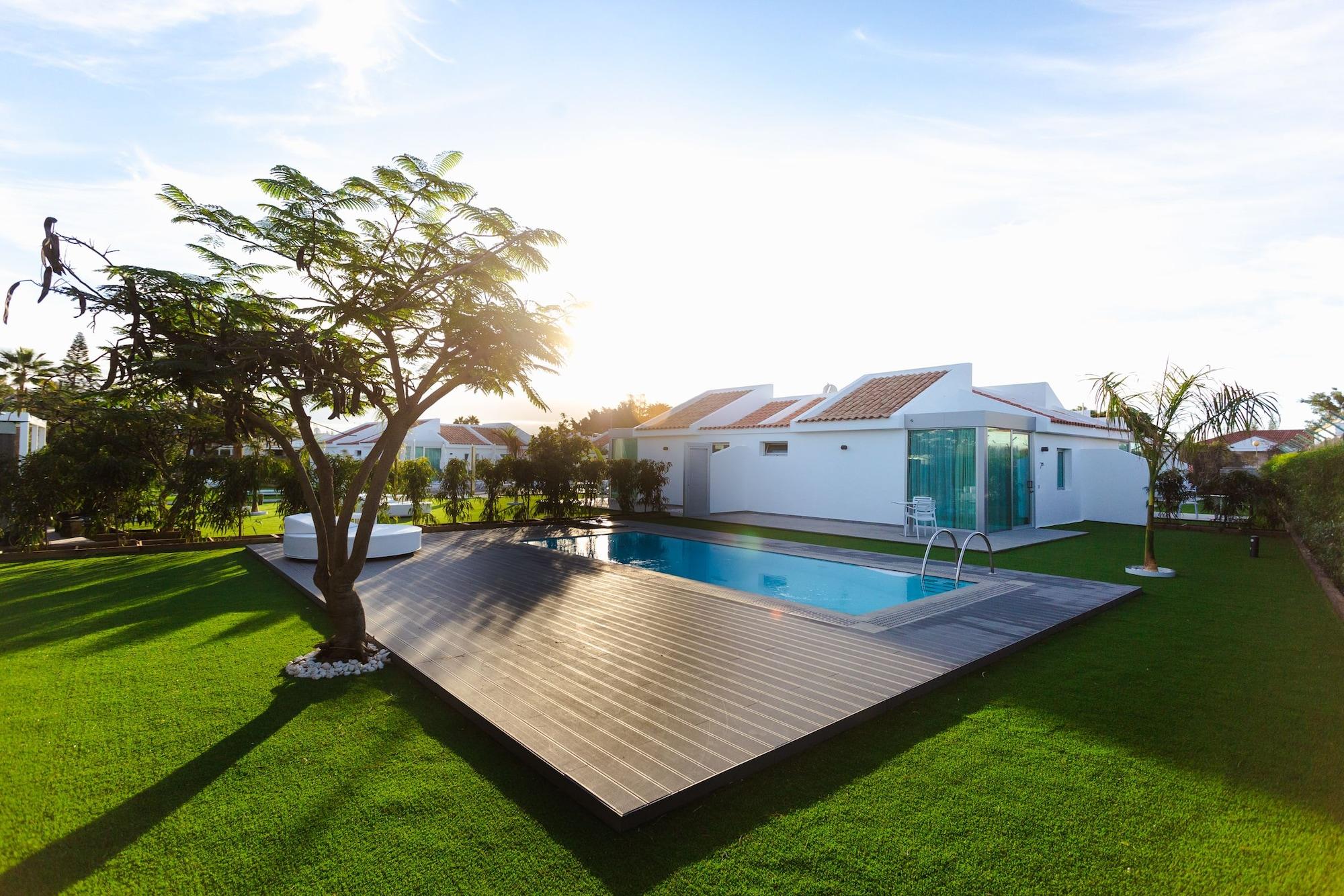 Seven & Wellness - Gay Men Only Hotelli 4*