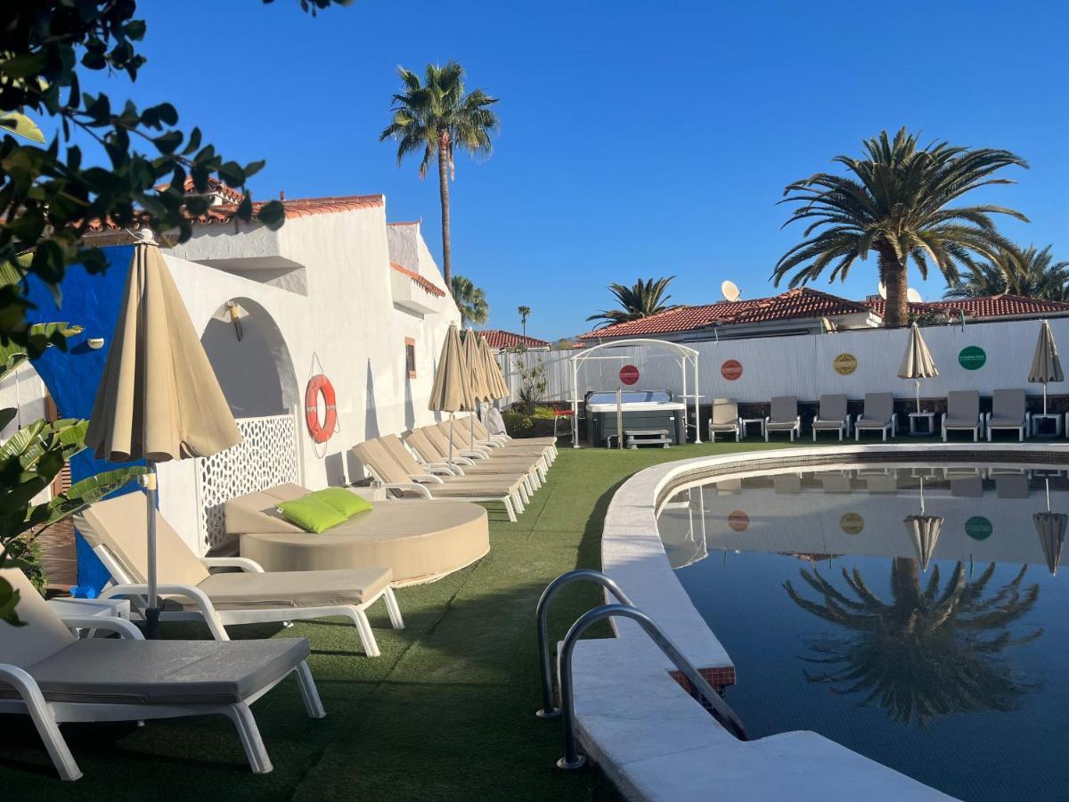 Rainbow Golf Bungalows, Gay Men-only
