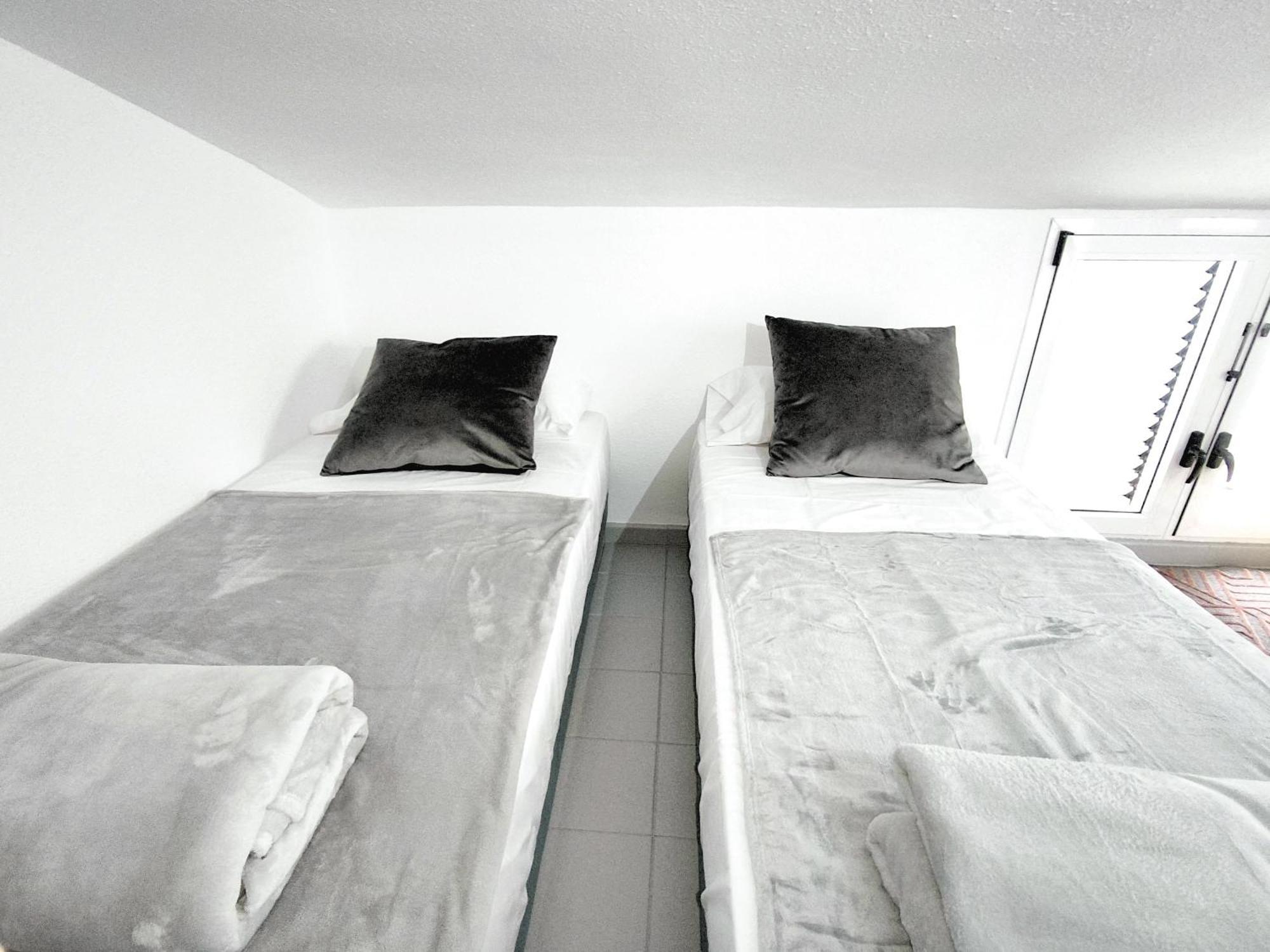 Rooftop Pamro - Private Jacuzzi - Fitness Area - Free Wifi - Air Conditioner - Pool - Modern & Comfortable - Sunnygolf Holiday home *
