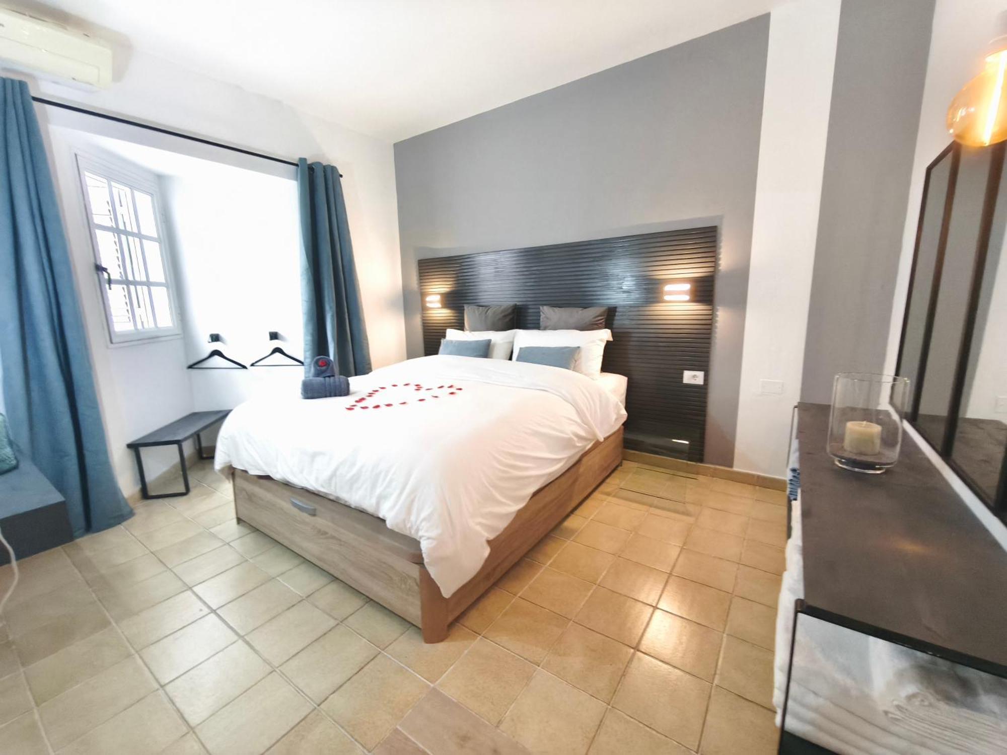 Holiday home Rooftop Pamro - Private Jacuzzi - Fitness Area - Free Wifi - Air Conditioner - Pool - Modern & Comfortable - Sunnygolf *