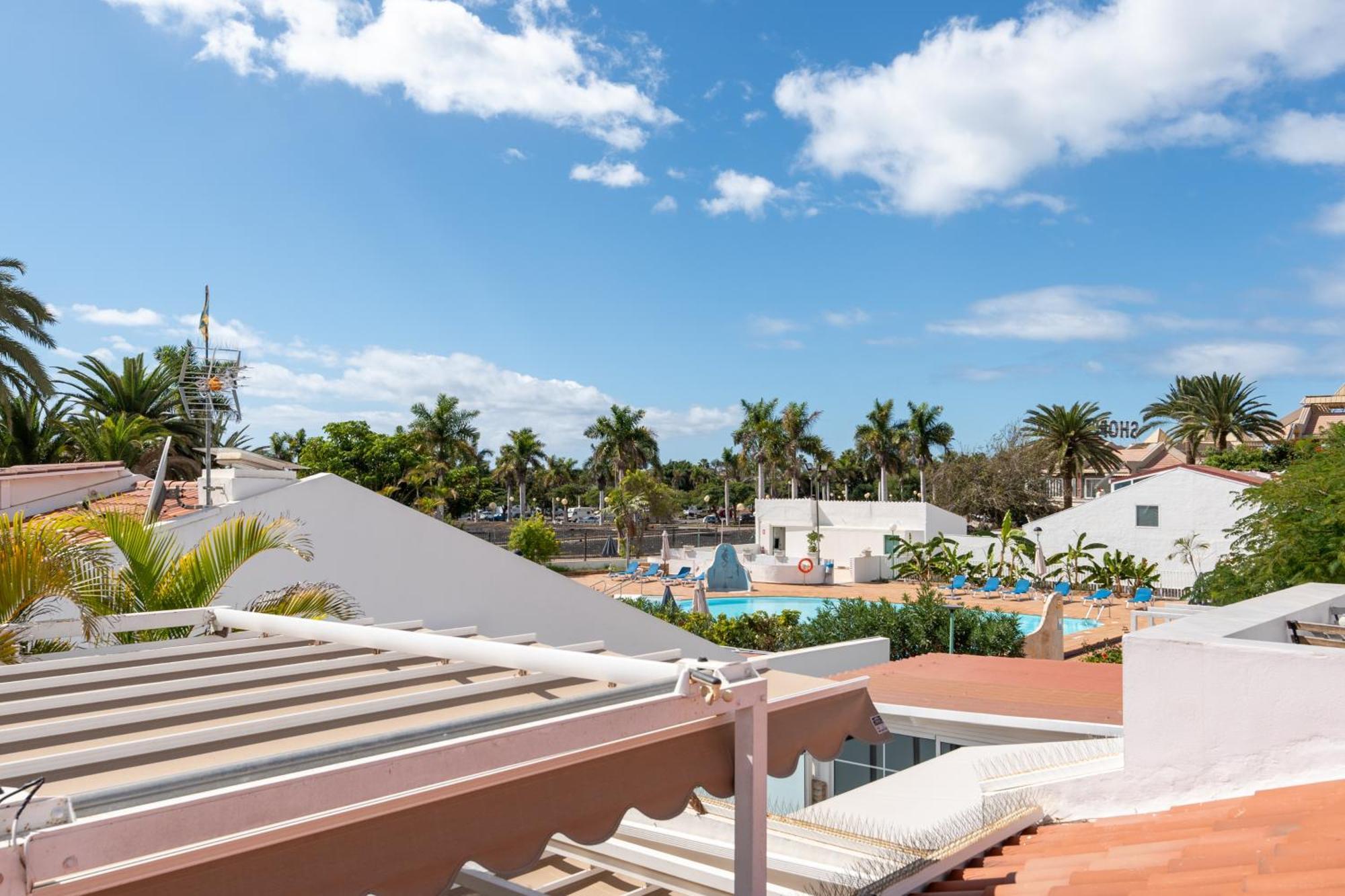 Rooftop Pamro - Private Jacuzzi - Fitness Area - Free Wifi - Air Conditioner - Pool - Modern & Comfortable - Sunnygolf Holiday home *
