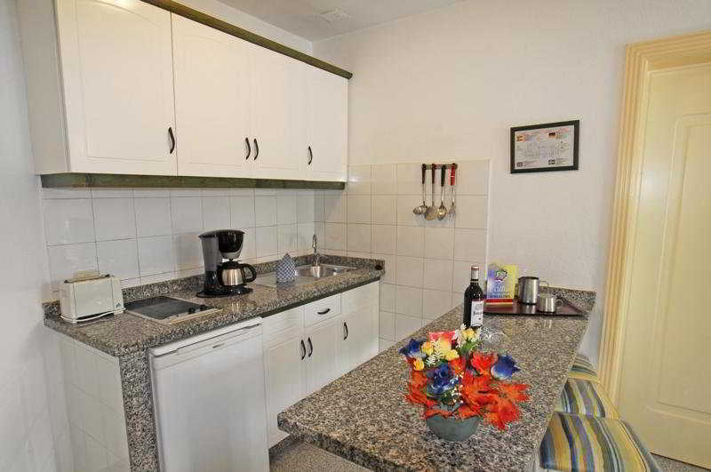 Claveles Park Hotel