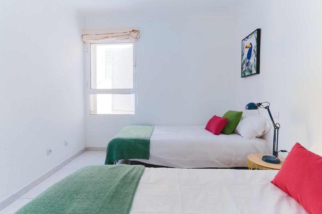Adosado Con Terraza Y Piscina