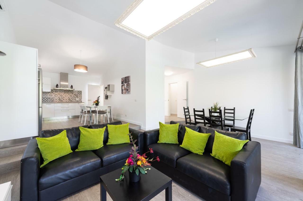 Holiday home 4 Bed Maspalomas Villa. Tropical Garden Pool