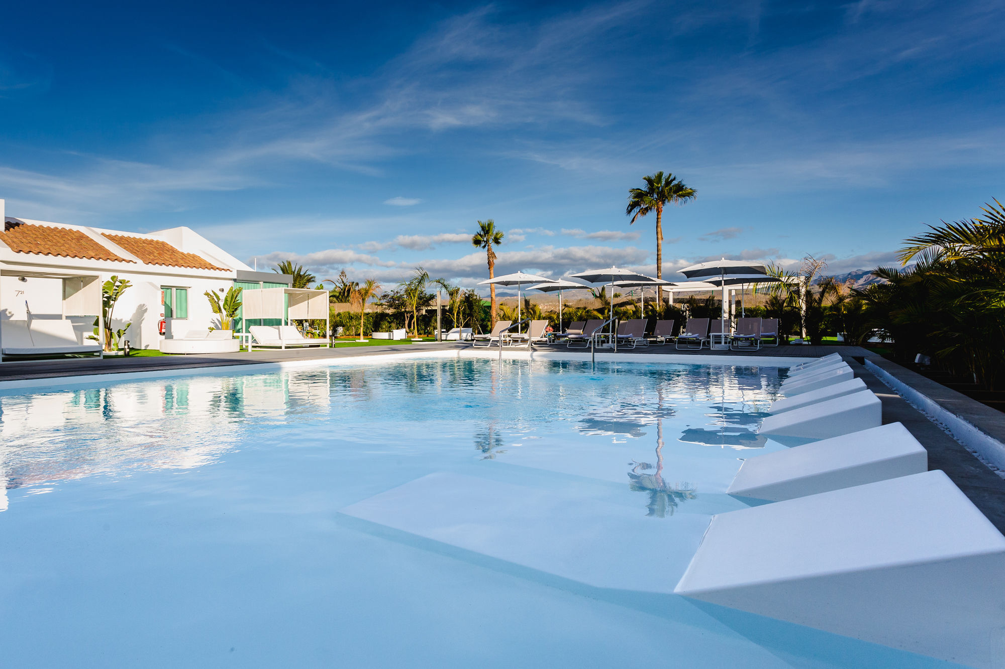 Seven & Wellness - Gay Men Only Hotelli 4*